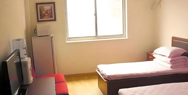 黄奕女儿不读书想去韩国当练习生，颜值是硬伤
