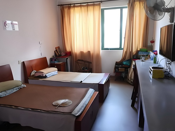 细节藏不住爱！白敬亭晒家意外暴露恋情？