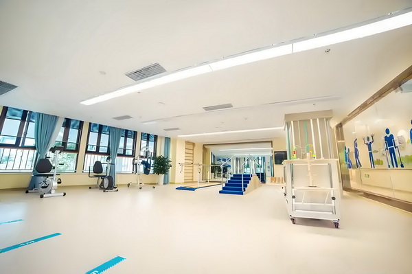 王欣瑜拒绝和裁判握手引发淡人人设塌房热议，网友破案：被逼急了